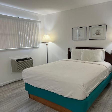 Voyager Inn Saint Ignace Ngoại thất bức ảnh