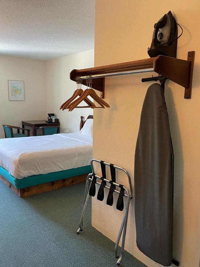 Voyager Inn Saint Ignace Ngoại thất bức ảnh