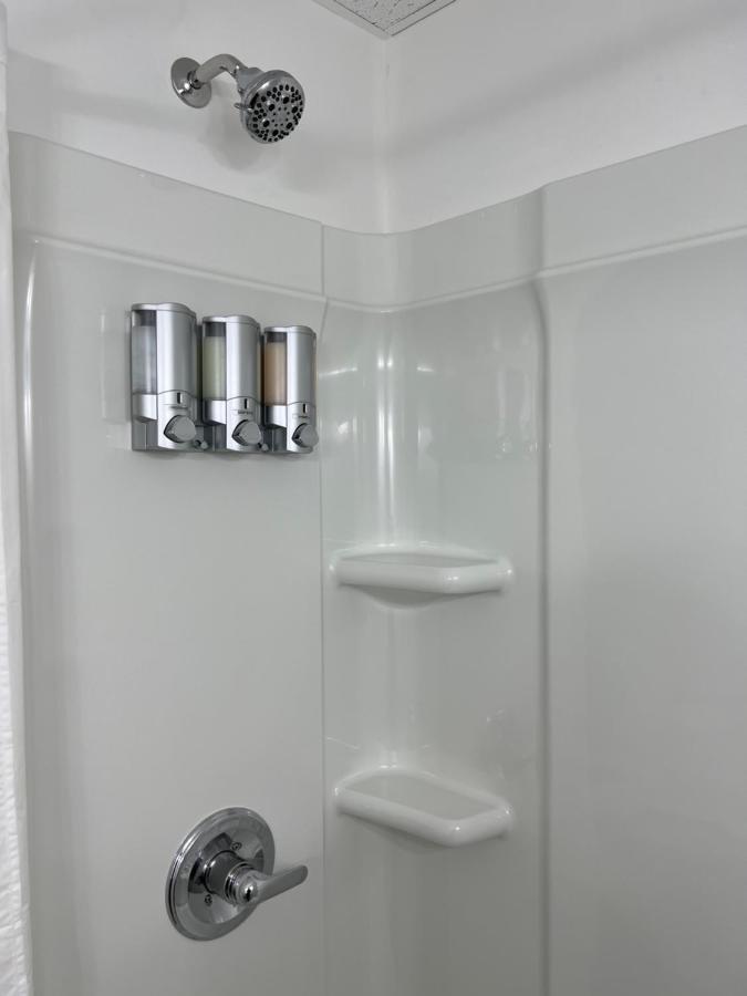 Voyager Inn Saint Ignace Ngoại thất bức ảnh