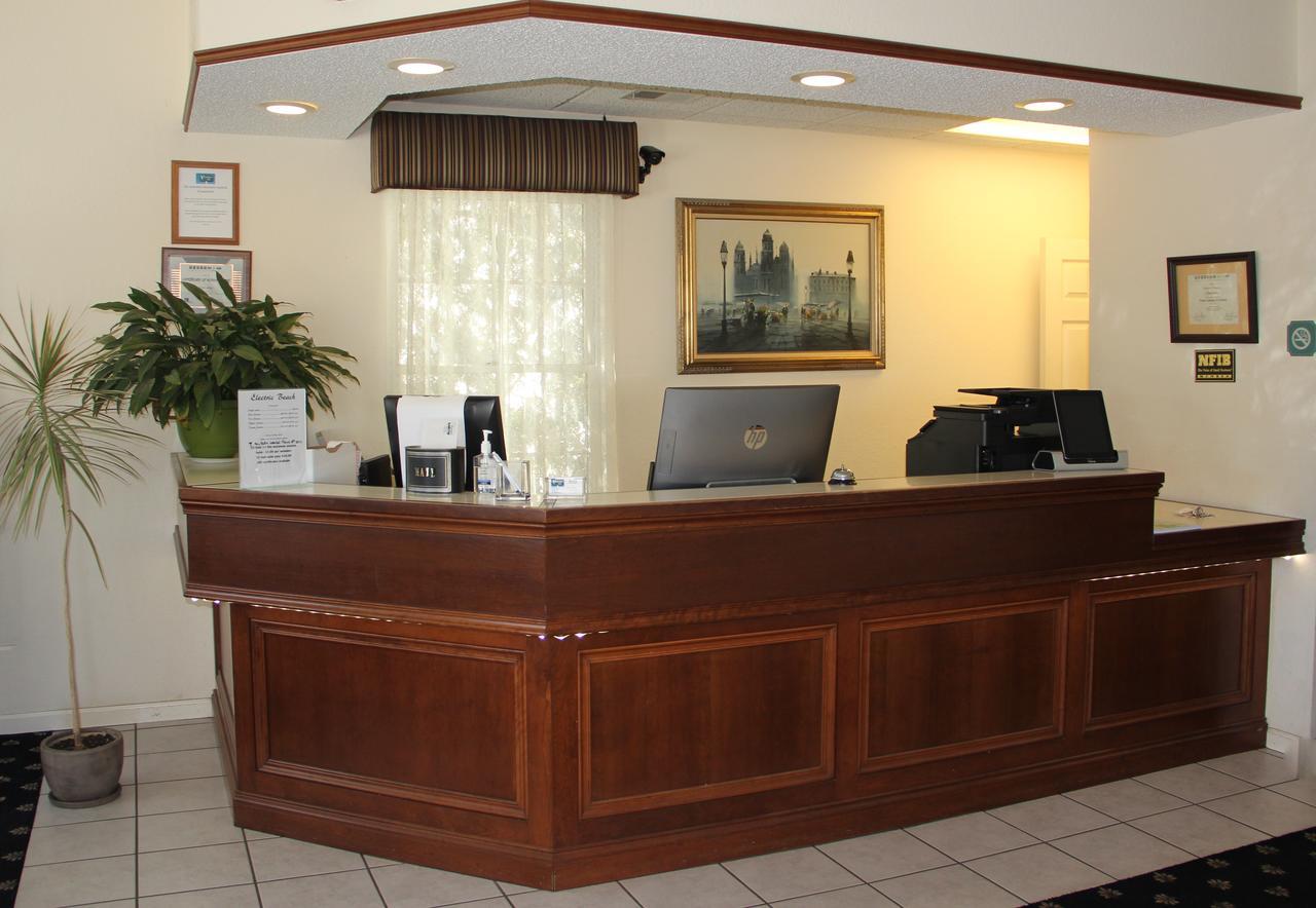 Voyager Inn Saint Ignace Ngoại thất bức ảnh