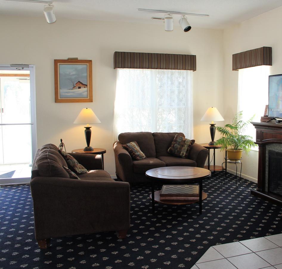 Voyager Inn Saint Ignace Ngoại thất bức ảnh