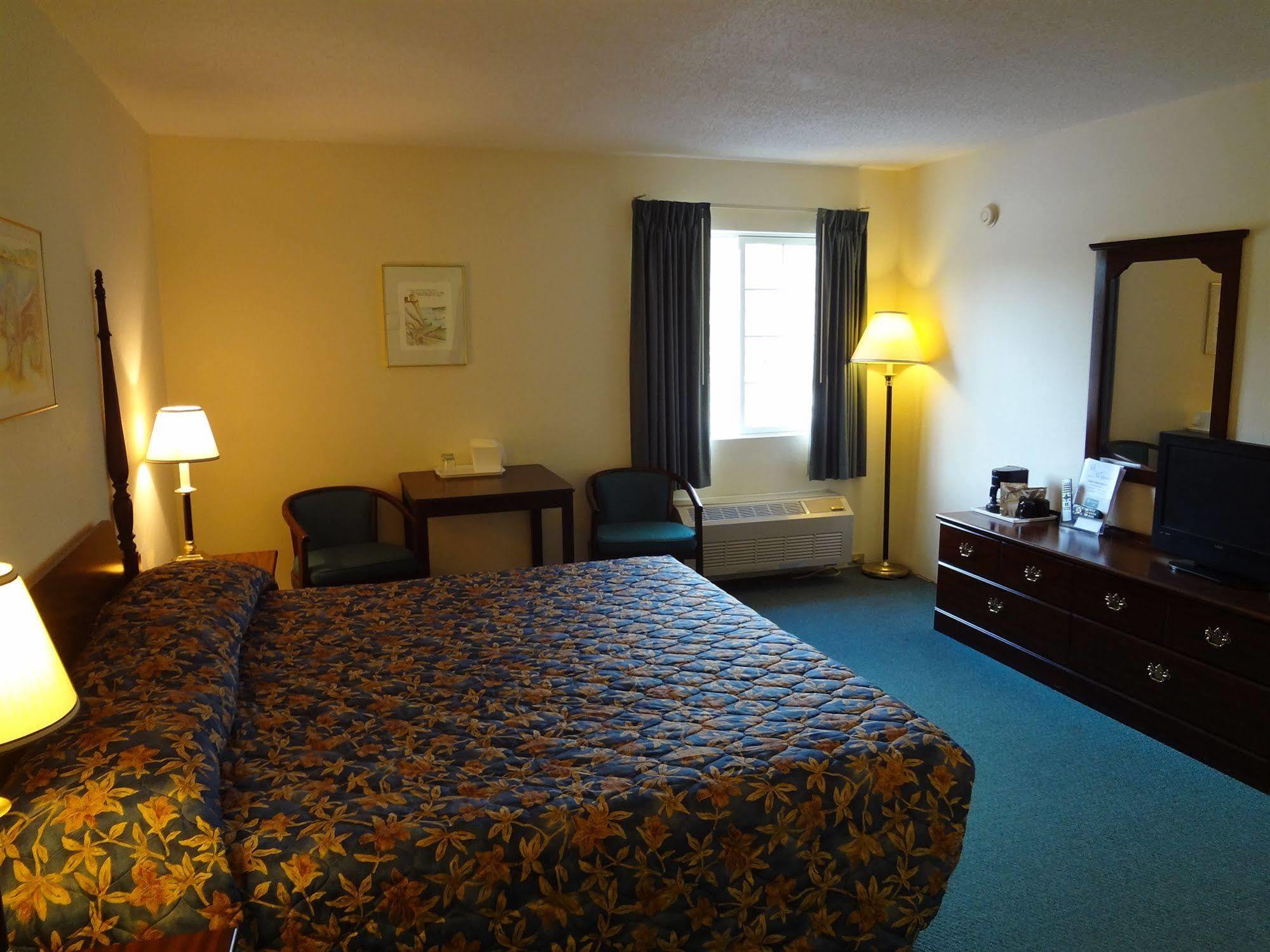 Voyager Inn Saint Ignace Ngoại thất bức ảnh